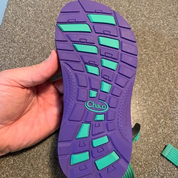 Chaco Sandals Girls Youth Size 2 in great condition. Please see all the pics!