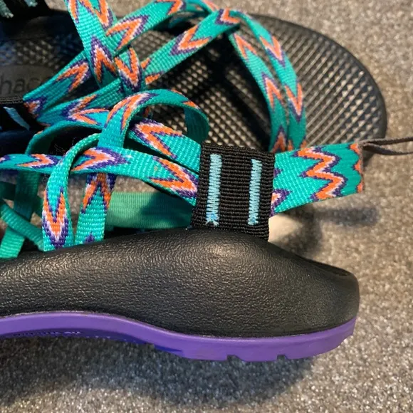 Chaco Sandals Girls Youth Size 2 in great condition. Please see all the pics!