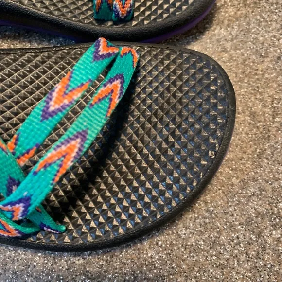 Chaco Sandals Girls Youth Size 2 in great condition. Please see all the pics!