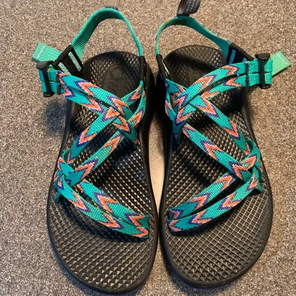 Chaco Sandals Girls Youth Size 2 in great condition. Please see all the pics!