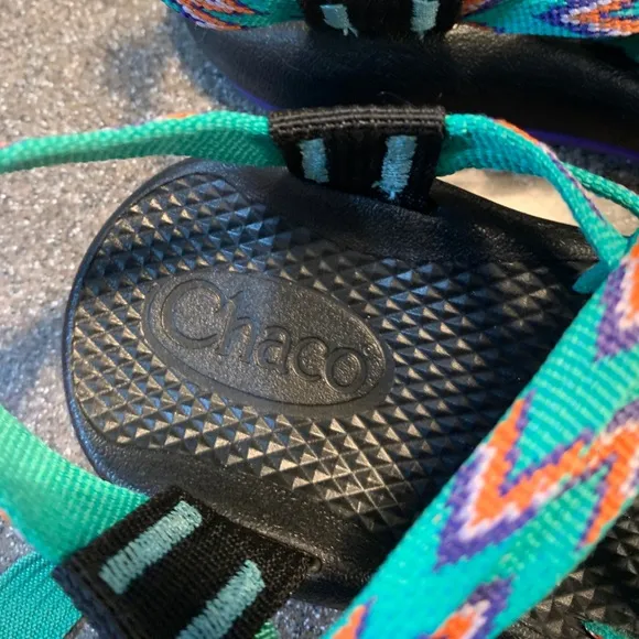 Chaco Sandals Girls Youth Size 2 in great condition. Please see all the pics!