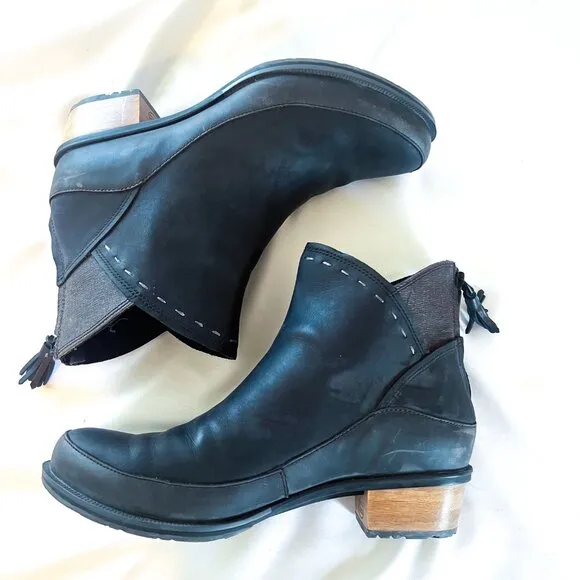 CHACO WOMEN’s CATALUNA BLACK ANKLE BOOTS bamboo heel,side zip tassled comfy 8.5