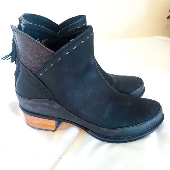 CHACO WOMEN’s CATALUNA BLACK ANKLE BOOTS bamboo heel,side zip tassled comfy 8.5