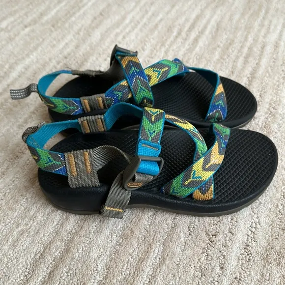 Chaco Z1 Kids Arrowhead Sandals Blue Green Yellow Size 3