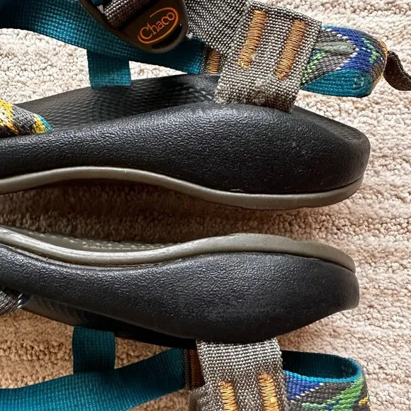 Chaco Z1 Kids Arrowhead Sandals Blue Green Yellow Size 3