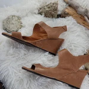 Chi mihara leather dorsay style leather wedge sandals