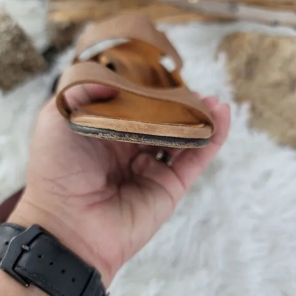 Chi mihara leather dorsay style leather wedge sandals