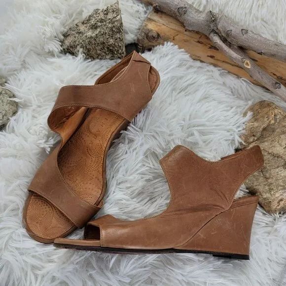 Chi mihara leather dorsay style leather wedge sandals