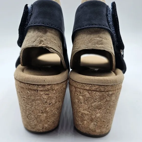 Clarks Collection Giselle Dove Navy Nubuck Sandals