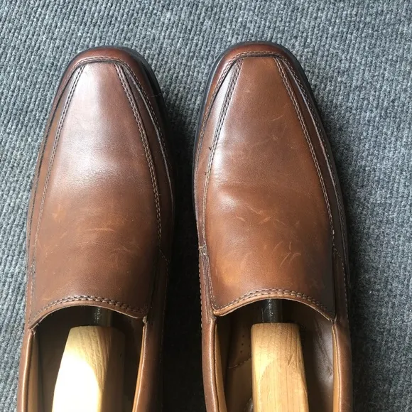 Clarks Cushion Leather Slip On Brown Dress Shoes EUC 8.5