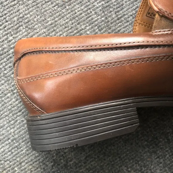 Clarks Cushion Leather Slip On Brown Dress Shoes EUC 8.5
