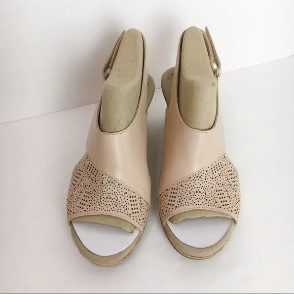 Clarks Women's Lafley Joy Blush Pink Leather Sandals Wedges Shoes 8.5 NEW