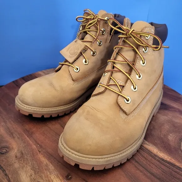 Classic Timberland Waterproof 6&quot; Boots 200 Primaloft Wheat Youth 6 (Women's 7.5)