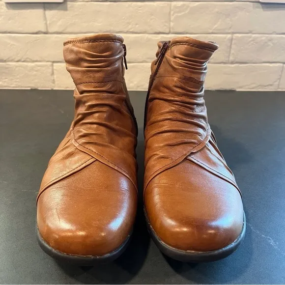 Cobb Hill sz 8 light brown leather slouchy ankle boots