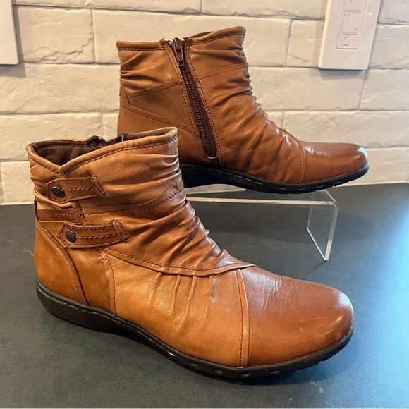 Cobb Hill sz 8 light brown leather slouchy ankle boots