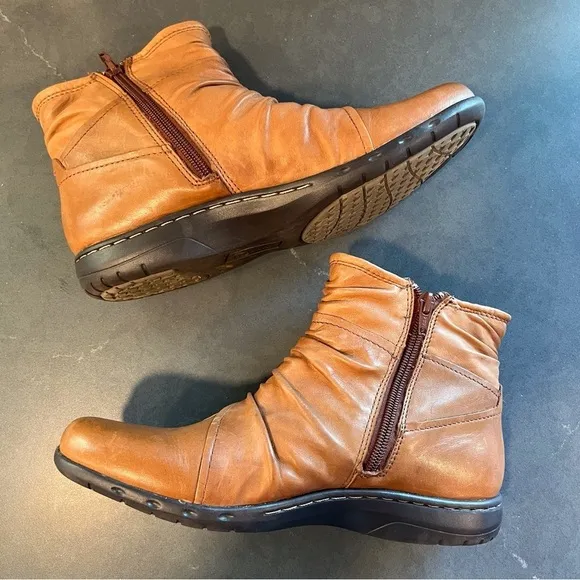 Cobb Hill sz 8 light brown leather slouchy ankle boots