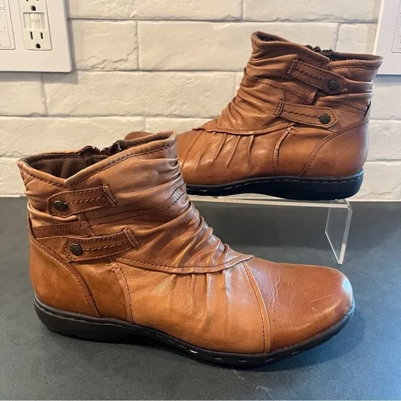 Cobb Hill sz 8 light brown leather slouchy ankle boots