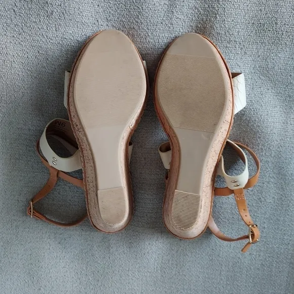 Coconuts by mantissa Wedge Sandals