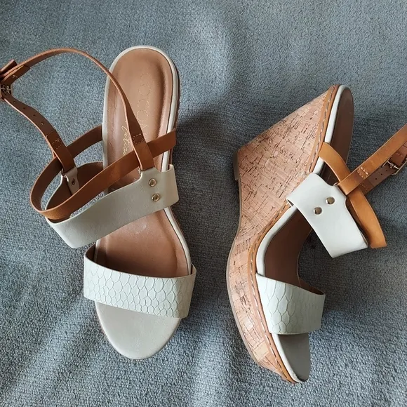 Coconuts by mantissa Wedge Sandals