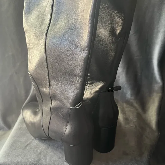 COLE HAAN CHRYSTIE WOMEN’S SZ 11 Black leather HEELED BOOTS. NWT