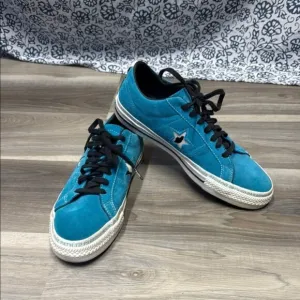 Converse Men's Blue Sneakers limited edition size 9.5 men’s / 11 womens