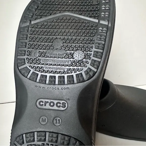 Crocs Mellow Recovery Clog Mens 11 Black Slip-On Comfort Shoes