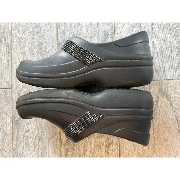 Crocs Neria Pro ll Shoes Slip Resistant Slip On Clogs Black Womens 11 Mules Work