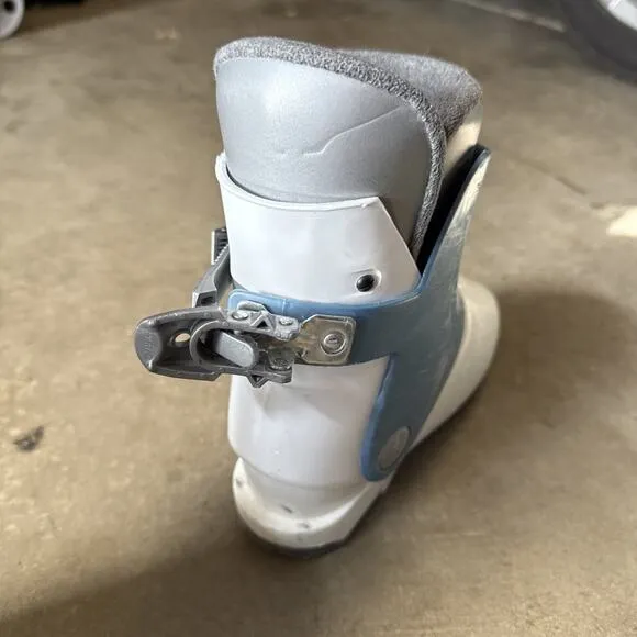 Dalbello Kara Junior Ski Boots - Size 12-13.5 Youth 1 - 2 JR 31 - 33 EU 234 mm
