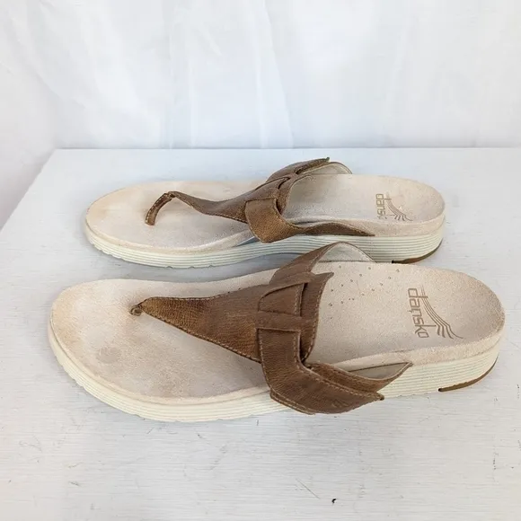 Dansko Cece Leather Thong Toe Post Sandals