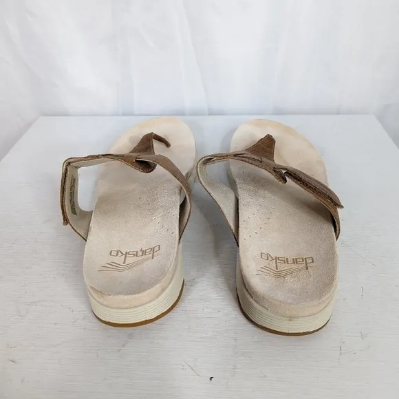 Dansko Cece Leather Thong Toe Post Sandals