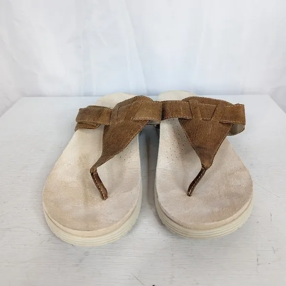 Dansko Cece Leather Thong Toe Post Sandals