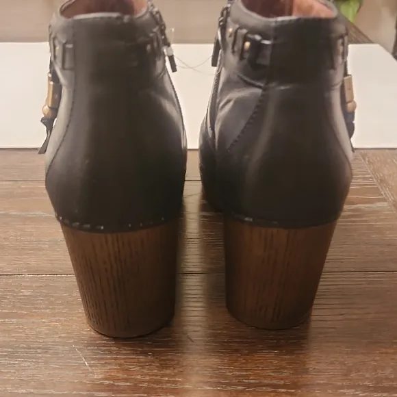 Dansko Dabney Ankle Boots New