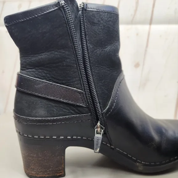 Dansko Hayley Ankle Boots with Chunky Heel and Rounded Toe Black Size 6.5-7 (37)