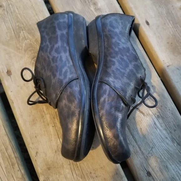 Dansko Olive Metallic Animal Print Laced Oxford 39