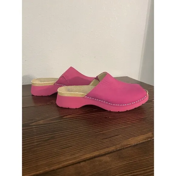 Dansko Ravyn Peep Toe Sandals in  Fuchsia Milled Nubuck Womens Size EU39/US8