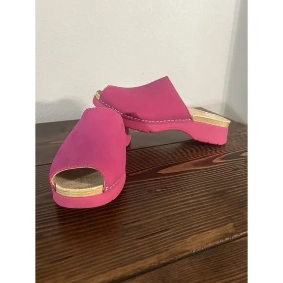 Dansko Ravyn Peep Toe Sandals in  Fuchsia Milled Nubuck Womens Size EU39/US8