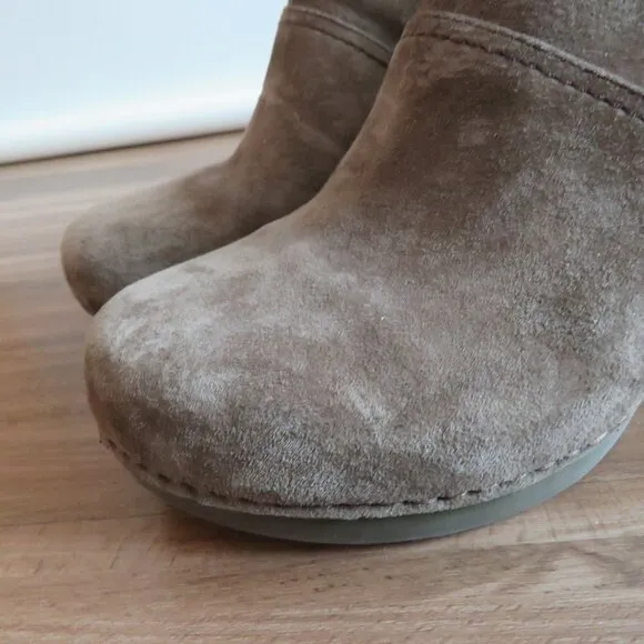 DANSKO Shirley Suede Leather Stacked Heel Ankle Boots in Taupe Size EU 40