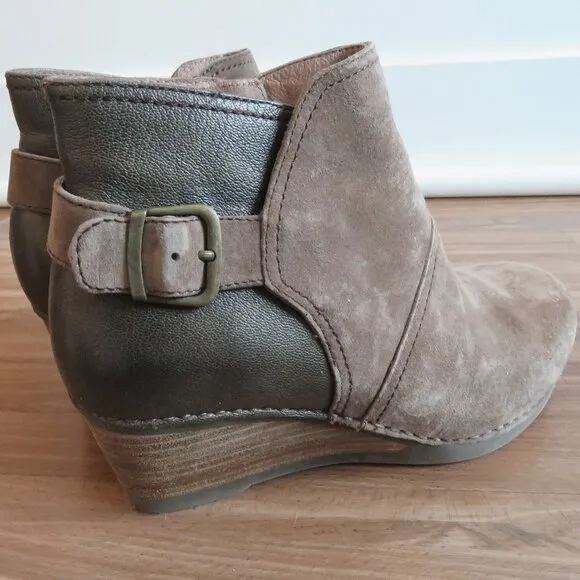 DANSKO Shirley Suede Leather Stacked Heel Ankle Boots in Taupe Size EU 40