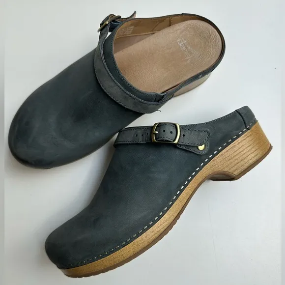 Dansko Size 40 Berry Denim Burnished Nubuck Clog Woodgrain Sole Leather Shoes