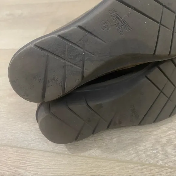Dansko Tan Suede Chukka Boots