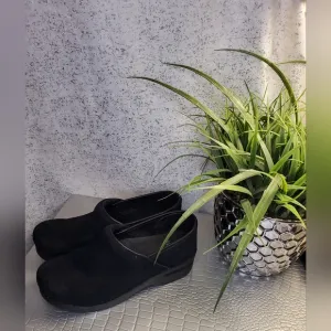 Dansko Women's Professional Burnished Suede Black Slip-On Clogs