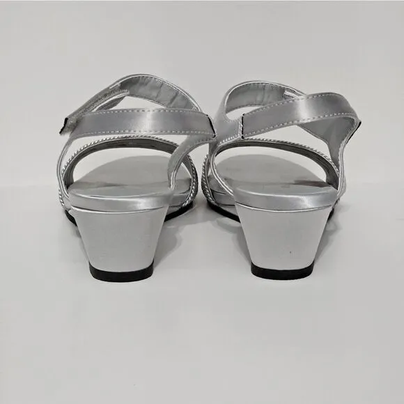 David Tate, Indigo sandals in beautiful silver. NIB-Size 7.5