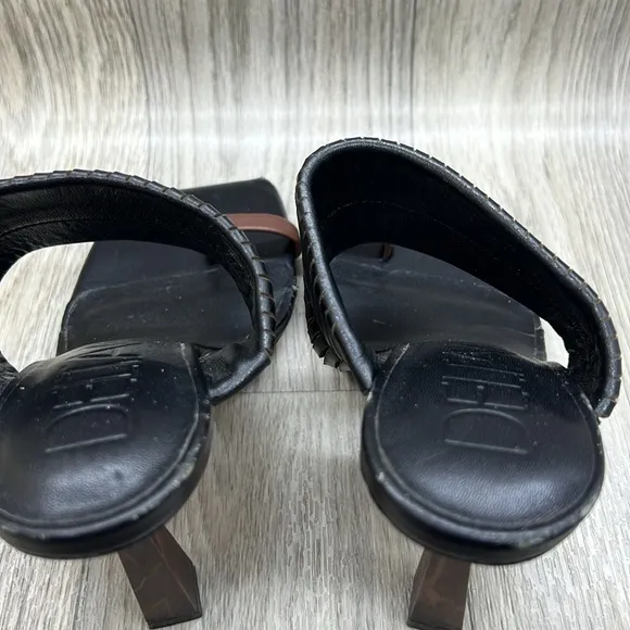 Deltan Kelsea leather toe loop Sandals