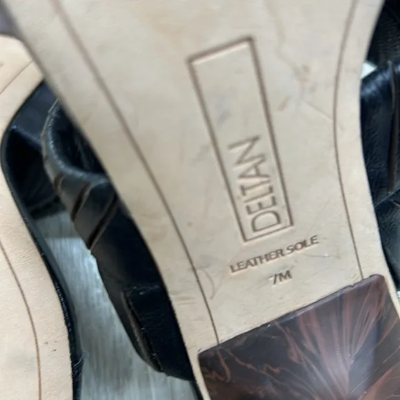Deltan Kelsea leather toe loop Sandals