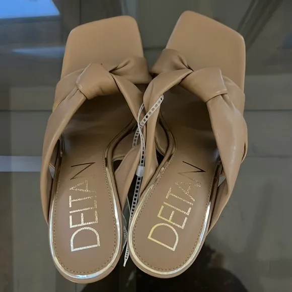 Deltan Kira Puffy Leather Square Toe Sandals.
