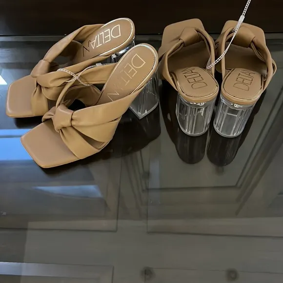 Deltan Kira Puffy Leather Square Toe Sandals.