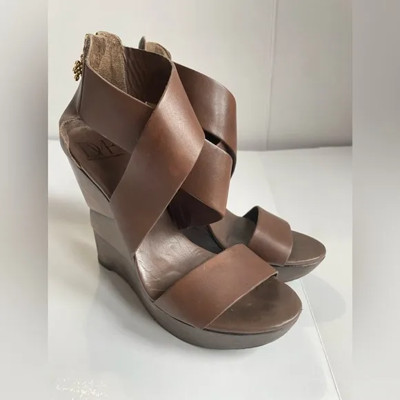DIANE VON FURSTENBERG Opal wedge leather sandals Size 8.5