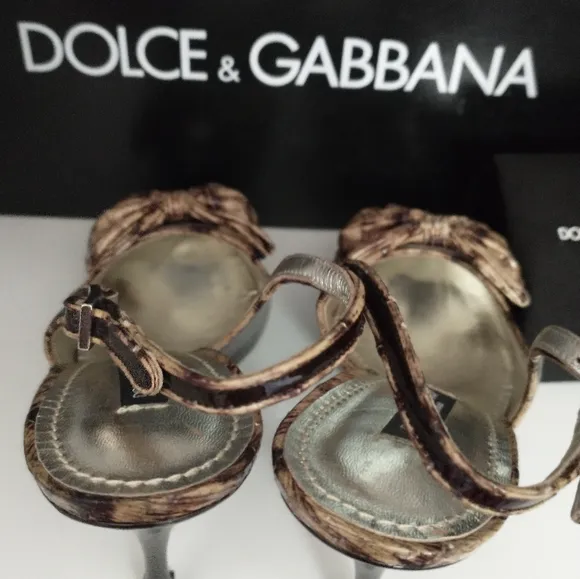 DOLCE GABBANA  PATENT LEATHER SLINGBACK PUMP'S