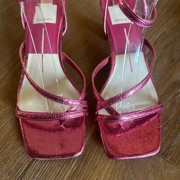 DOLCE VITA Baylor Square Toe Block Heel Thong Sandals In Magenta Crackle