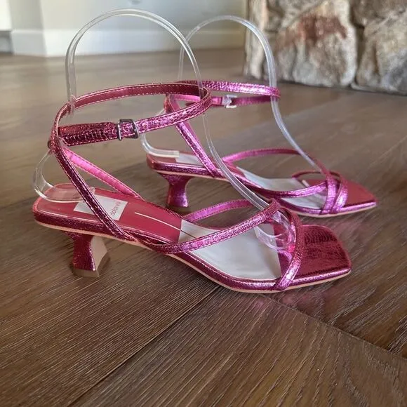 DOLCE VITA Baylor Square Toe Block Heel Thong Sandals In Magenta Crackle